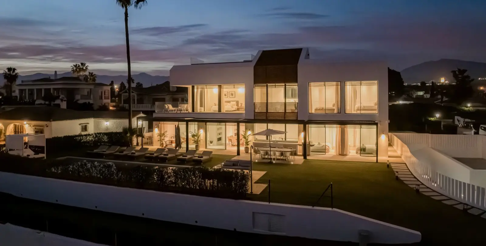 Venta de villa independiente en New Golden Mile 15