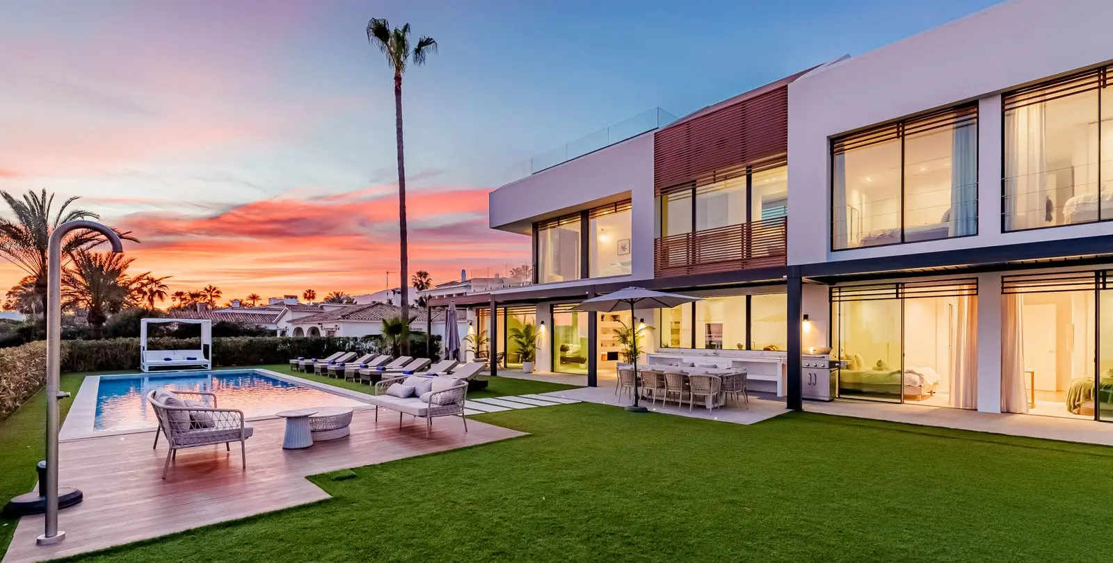 Venta de villa independiente en New Golden Mile 17