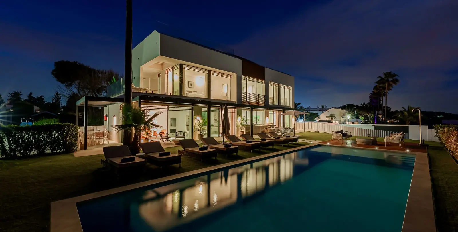 Venta de villa independiente en New Golden Mile 20