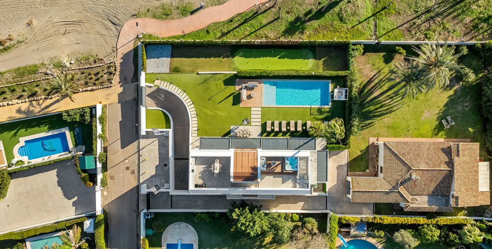 Venta de villa independiente en New Golden Mile 21