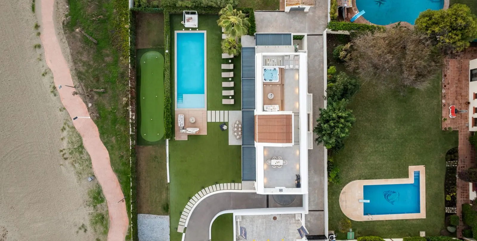 Venta de villa independiente en New Golden Mile 22