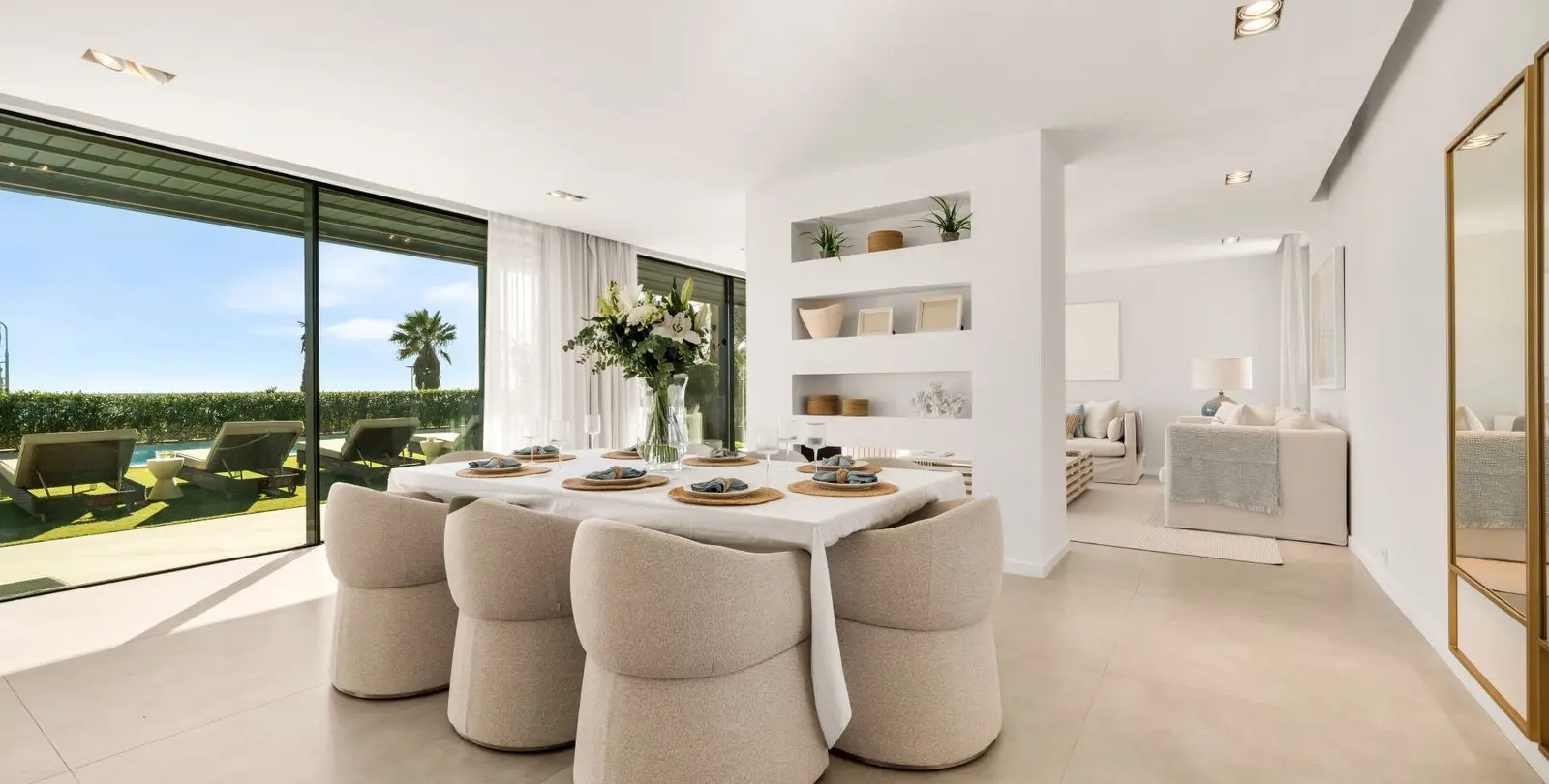 Venta de villa independiente en New Golden Mile 28