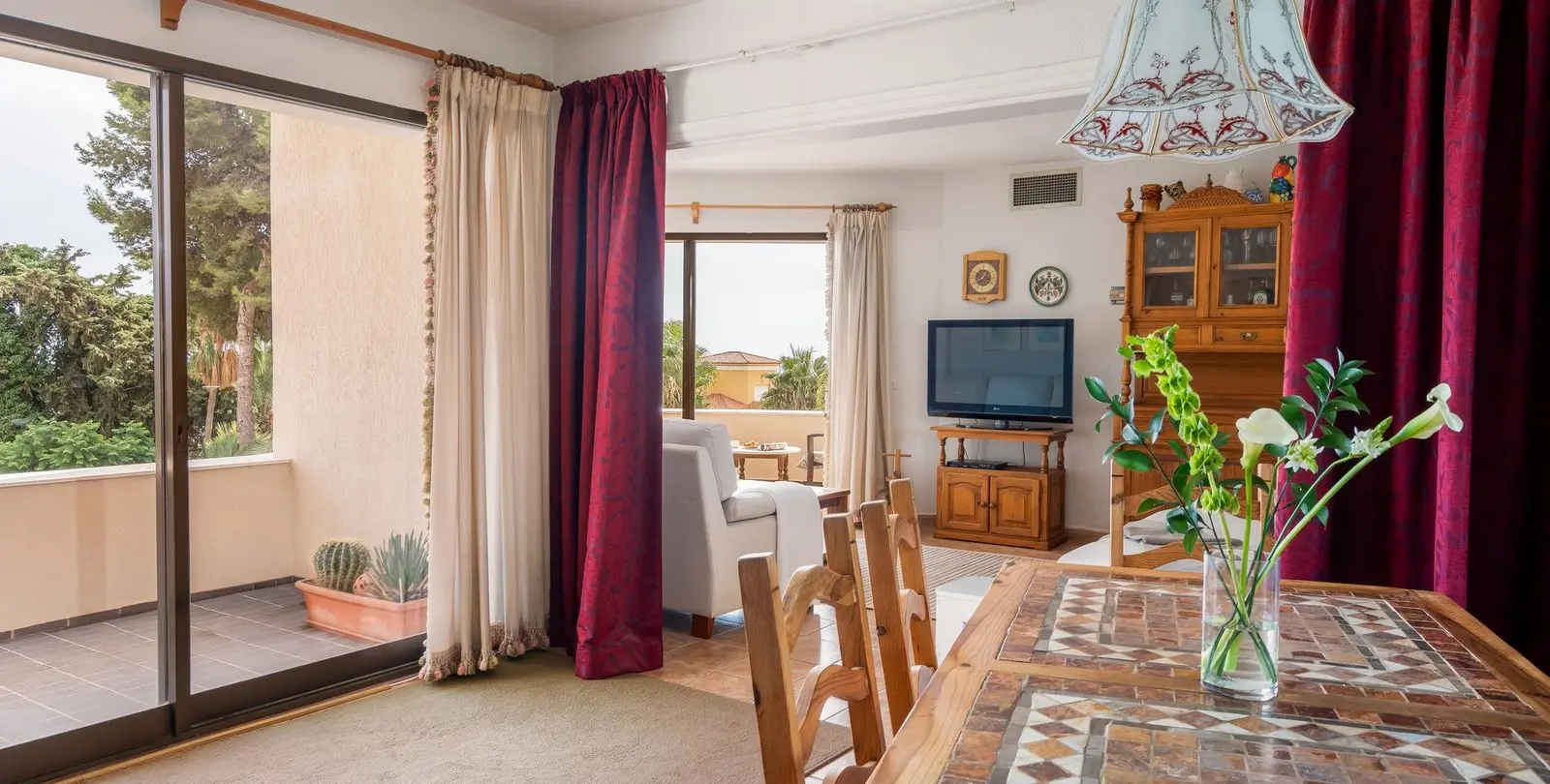 Venta de apartamento en planta media en Estepona 7