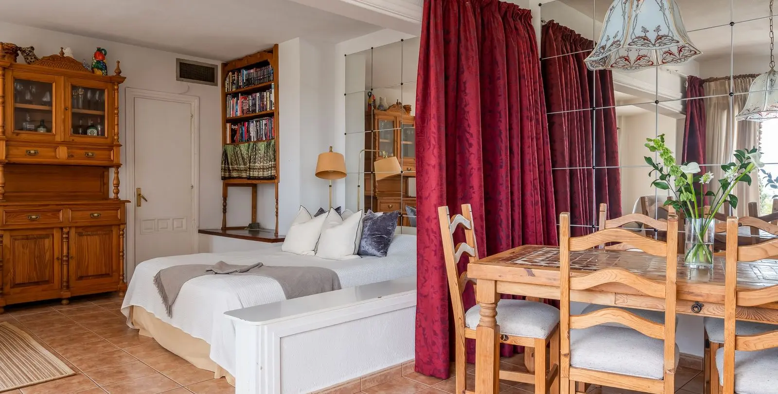 Venta de apartamento en planta media en Estepona 8