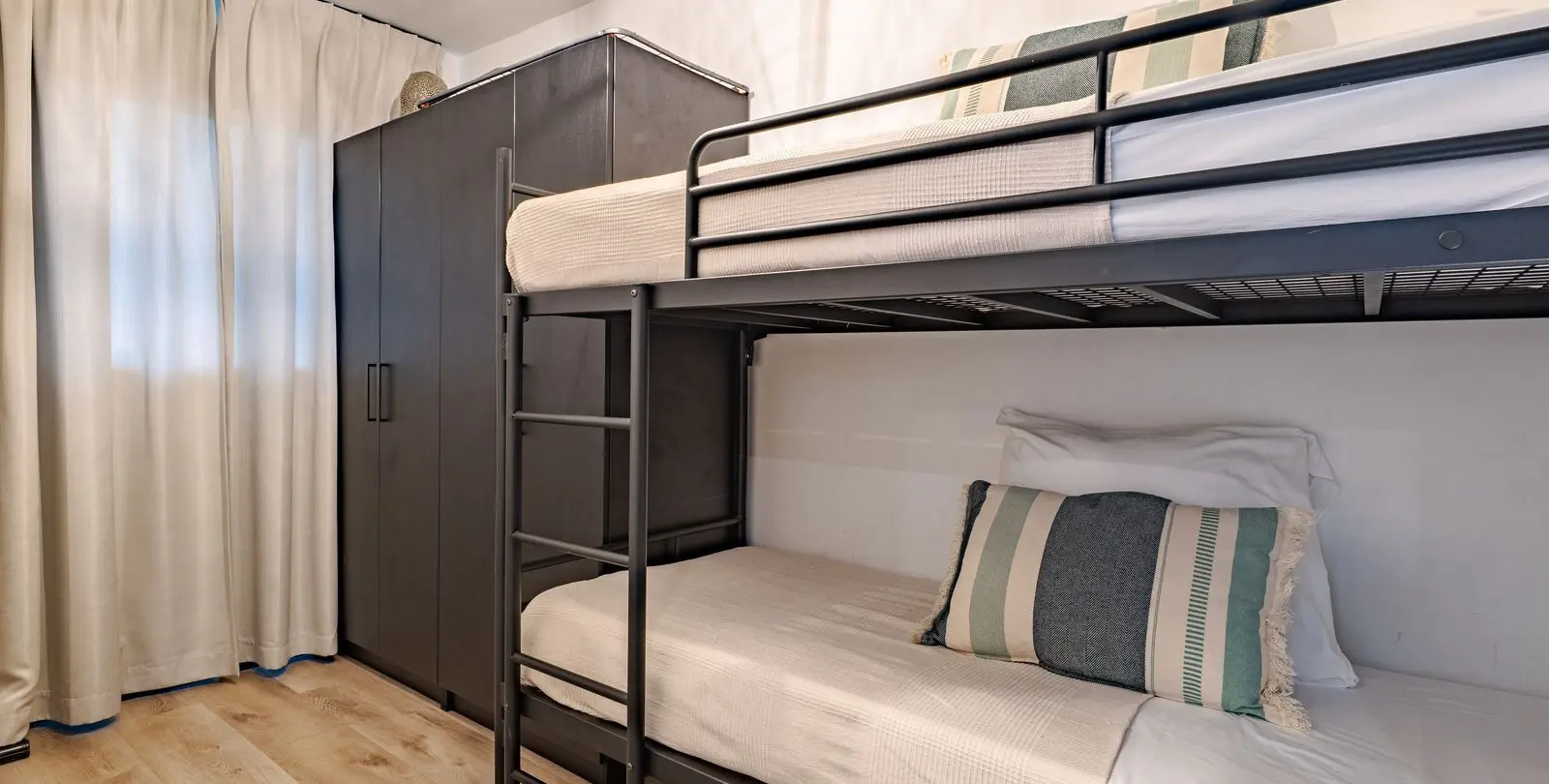 Venta de apartamento en planta media en Mijas 25