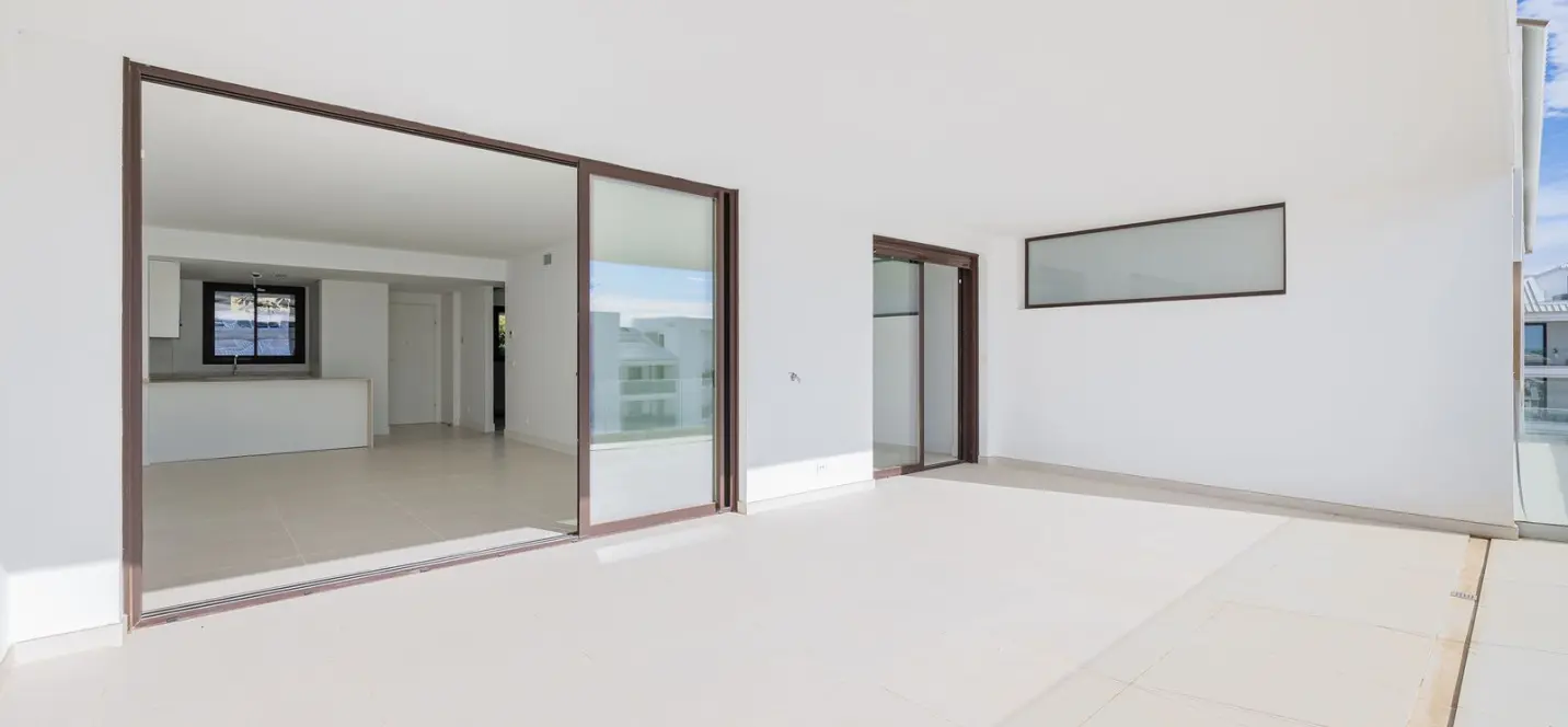 Venta de apartamento en planta media en Higueron 0