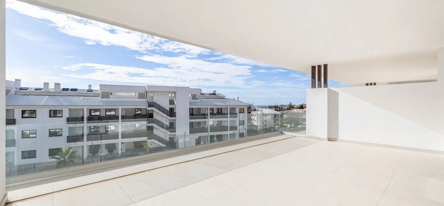 Venta de apartamento en planta media en Higueron 1