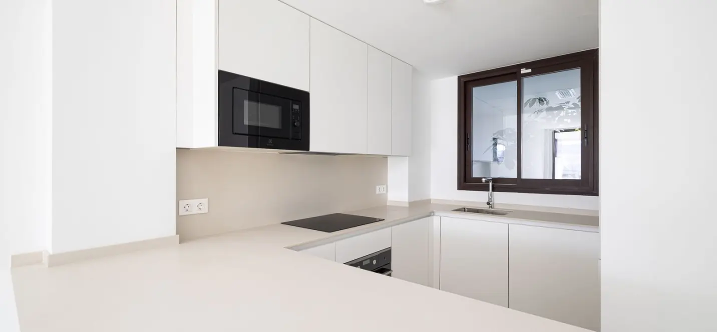 Venta de apartamento en planta media en Higueron 4