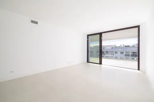 Image 6 thumb