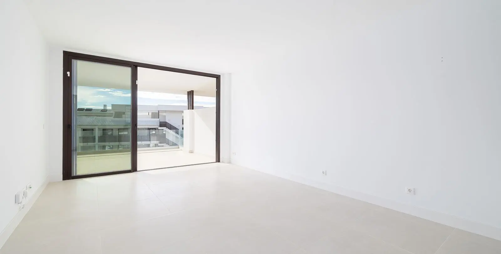 Venta de apartamento en planta media en Higueron 7