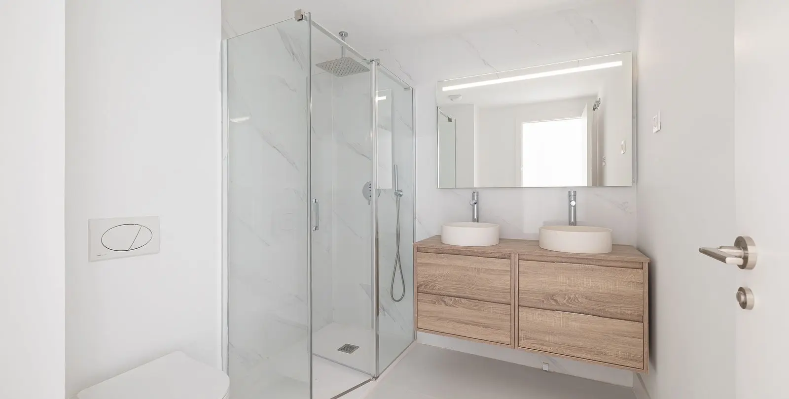 Venta de apartamento en planta media en Higueron 10