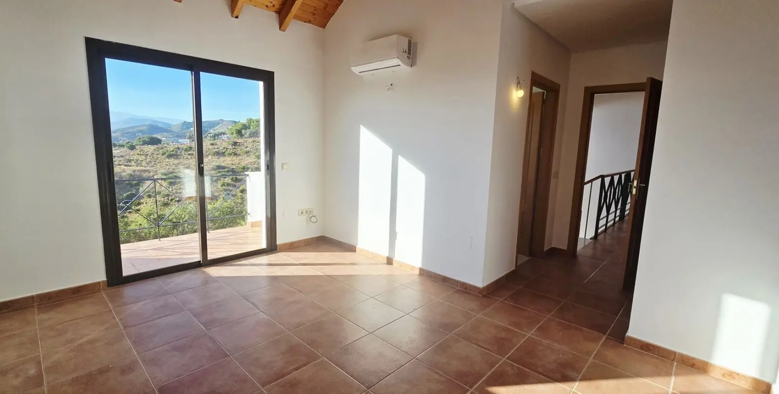 Продажа  отдельно стоящей виллы в Mijas 30