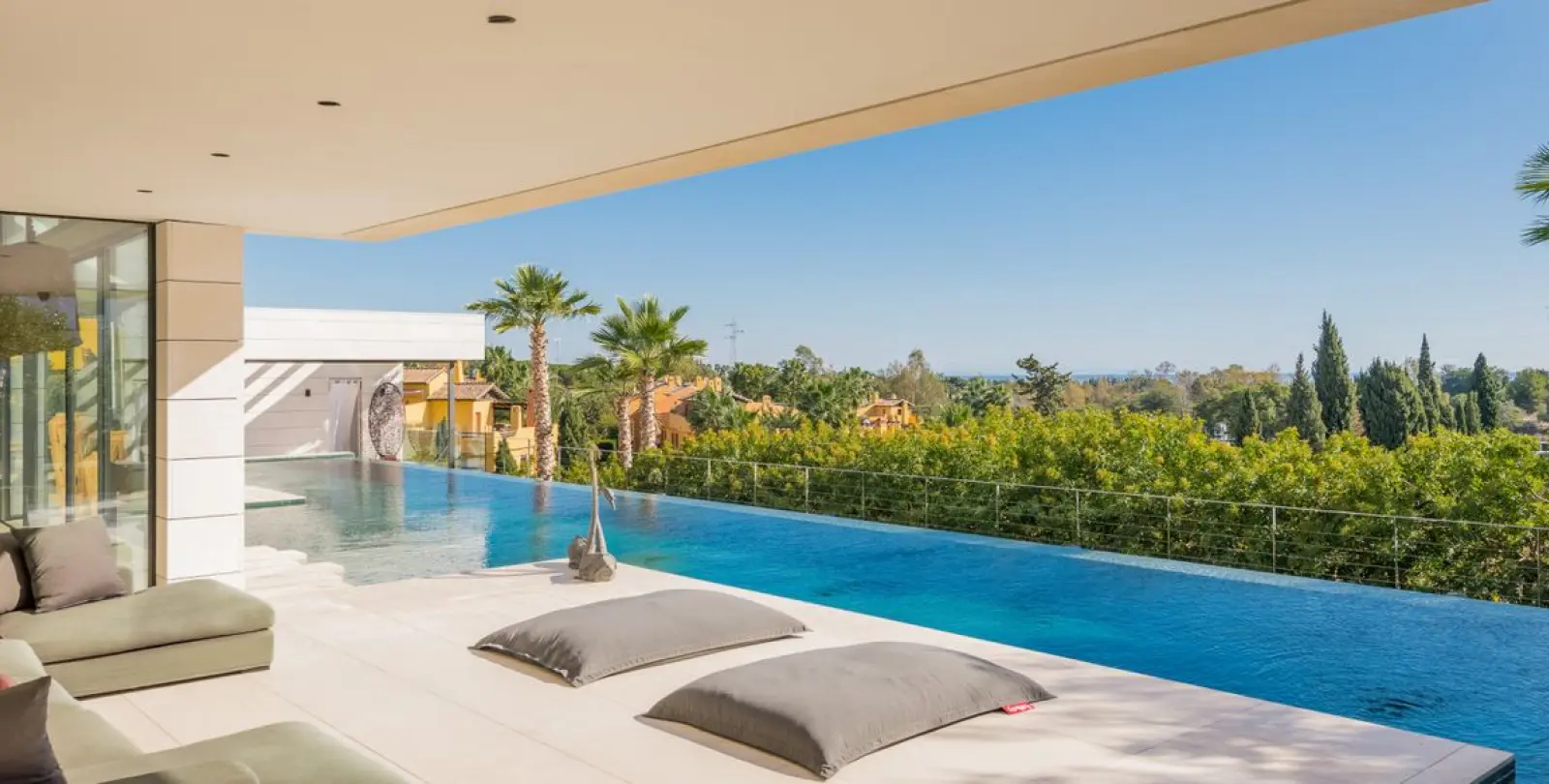 Venta de villa independiente en Nagüeles 1