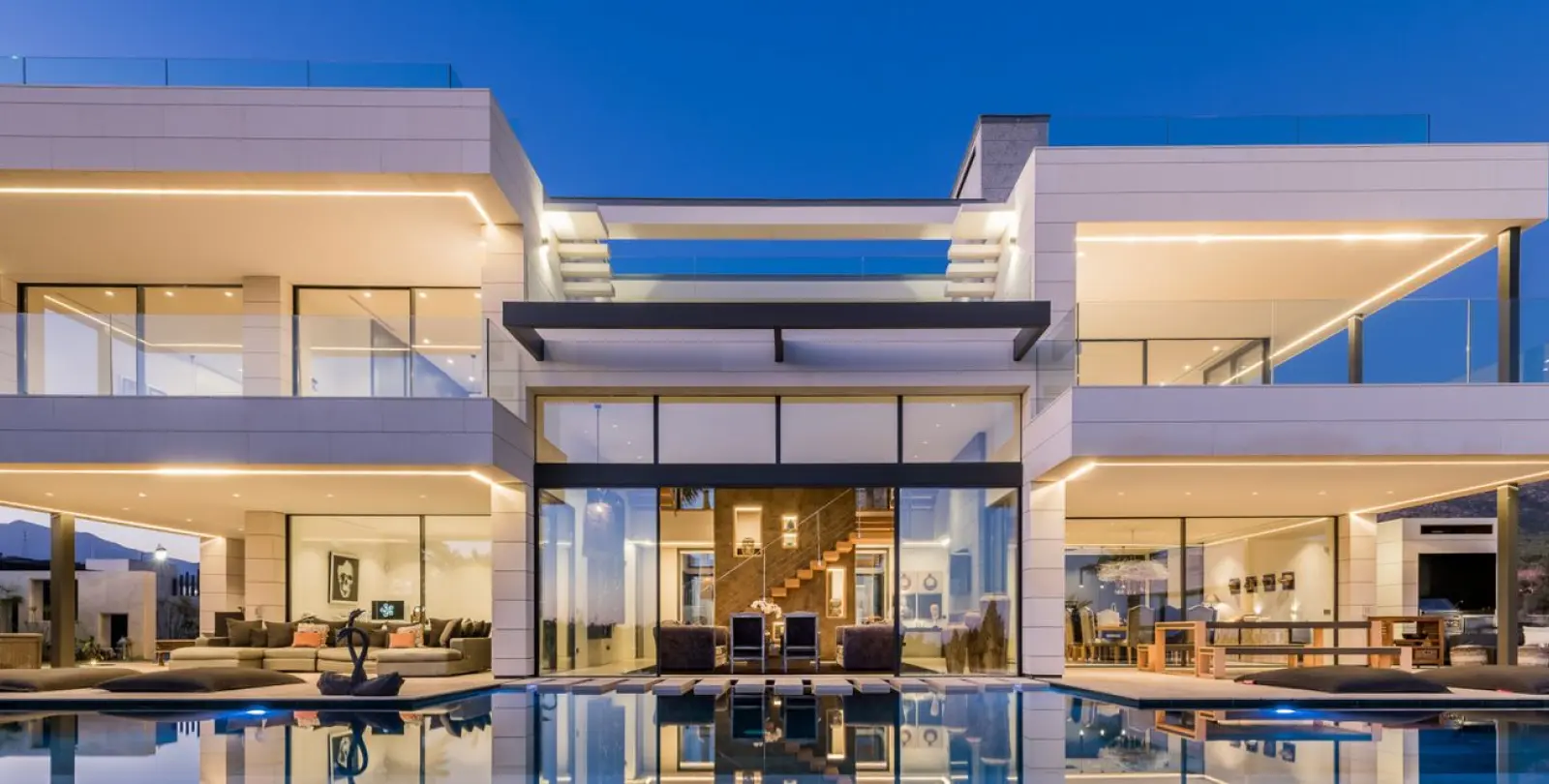 Venta de villa independiente en Nagüeles 4