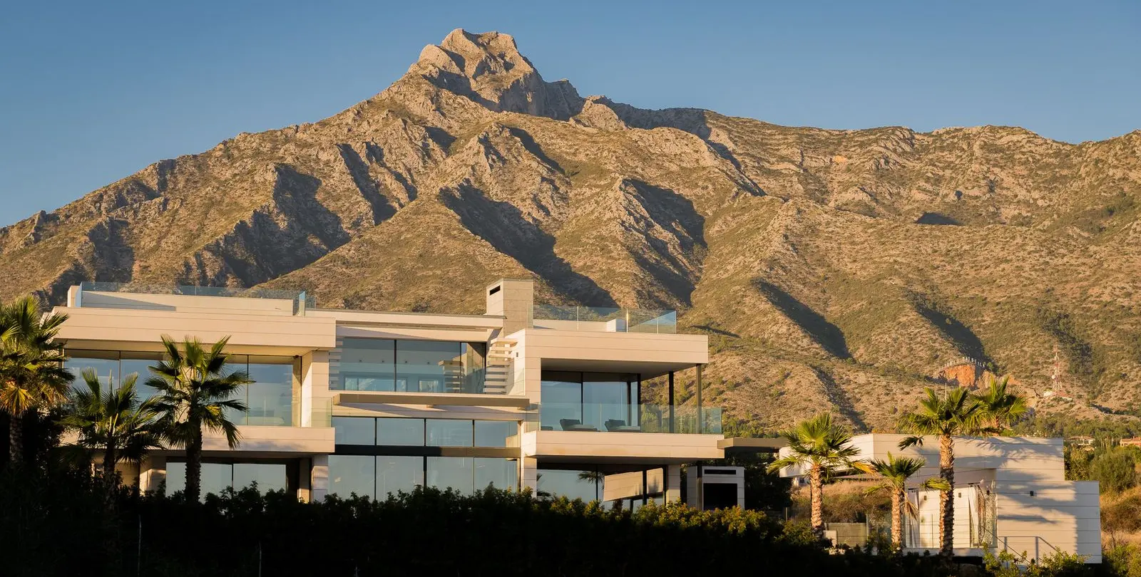 Venta de villa independiente en Nagüeles 6