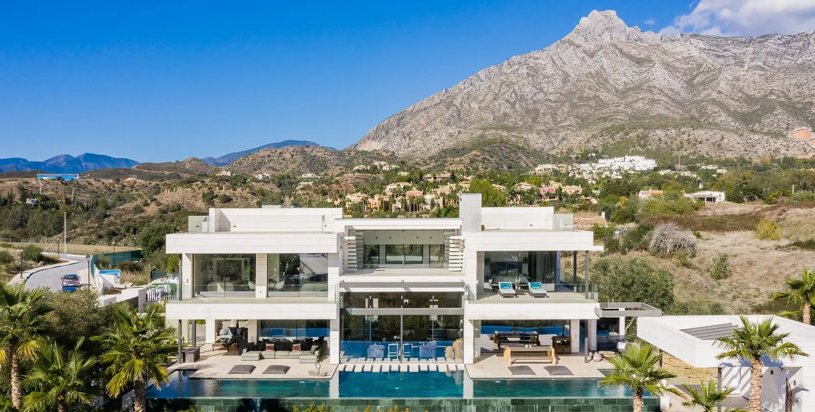 Venta de villa independiente en Nagüeles 7
