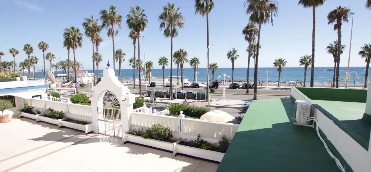 Venta de apartamento en planta media en Benalmadena Costa 1