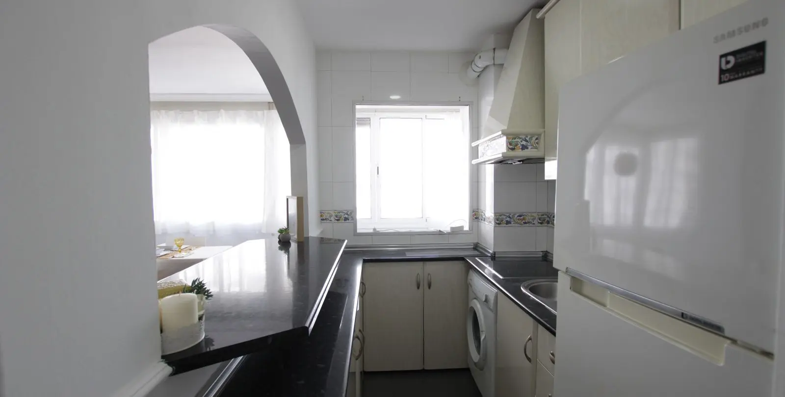 Venta de apartamento en planta media en Benalmadena Costa 11