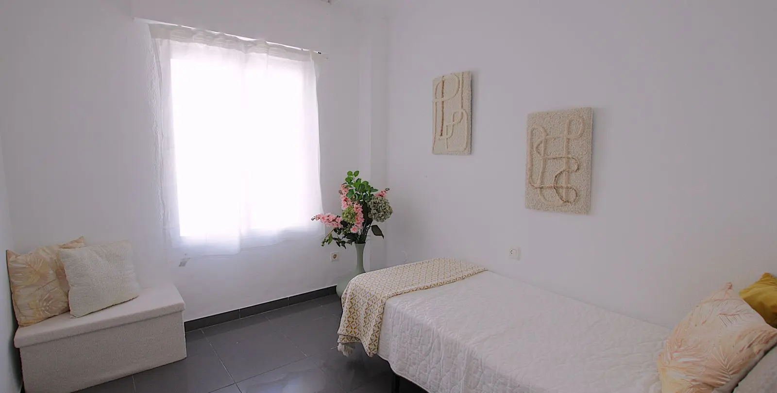 Venta de apartamento en planta media en Benalmadena Costa 12