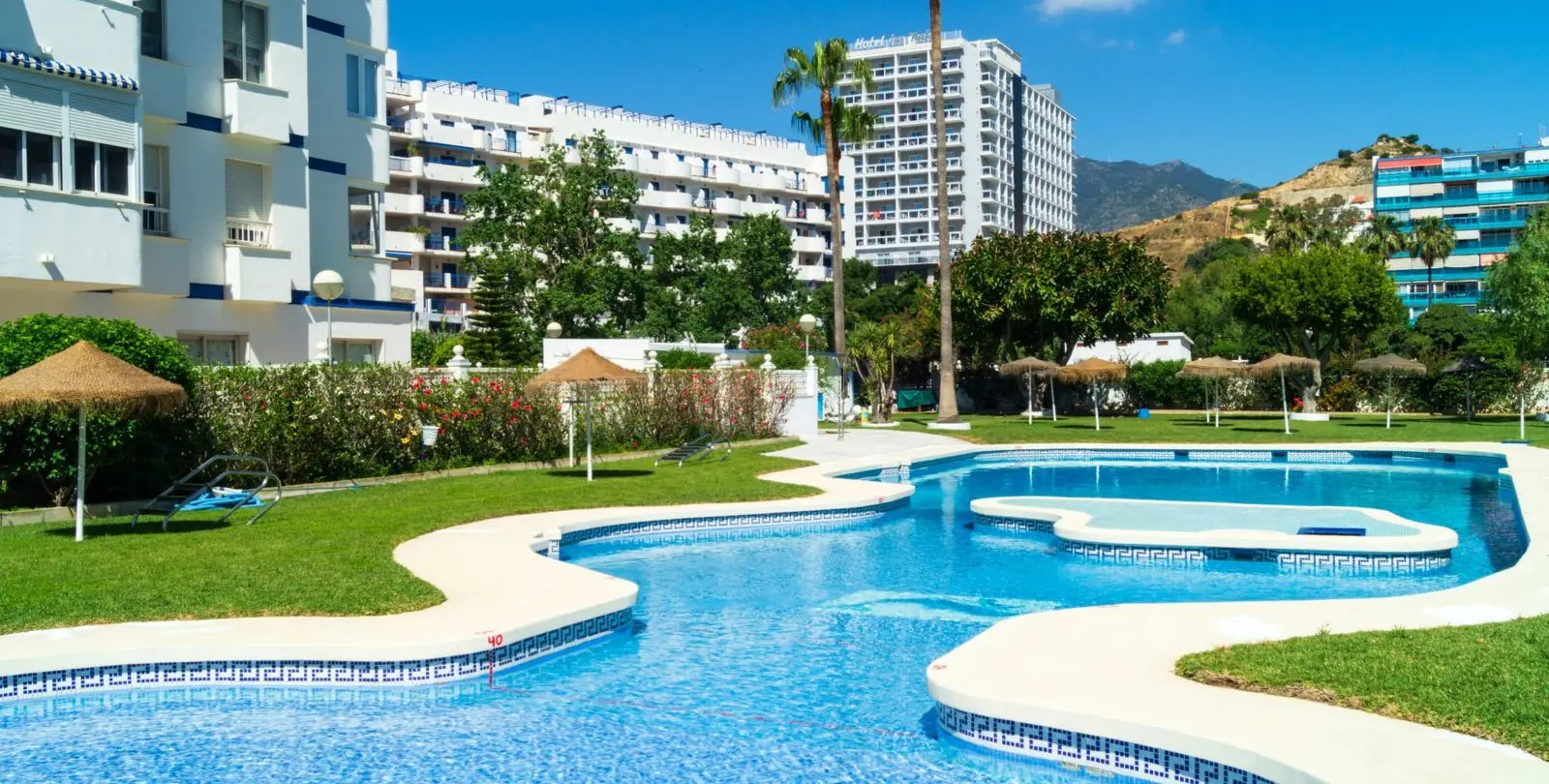 Venta de apartamento en planta media en Benalmadena Costa 22