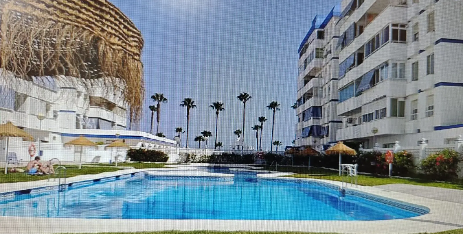 Venta de apartamento en planta media en Benalmadena Costa 26