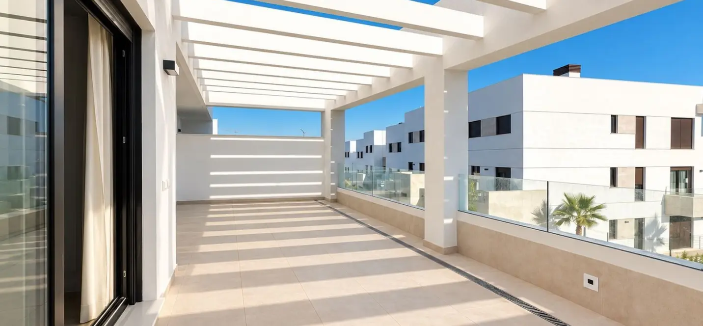 Venta de apartamento en planta media en Estepona 3