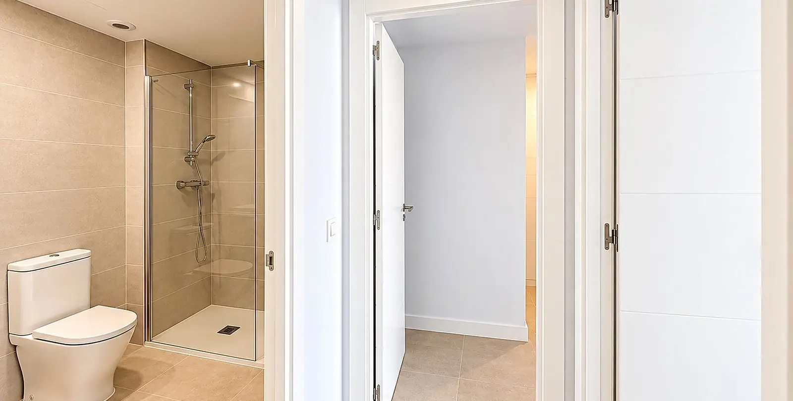 Venta de apartamento en planta media en Estepona 19