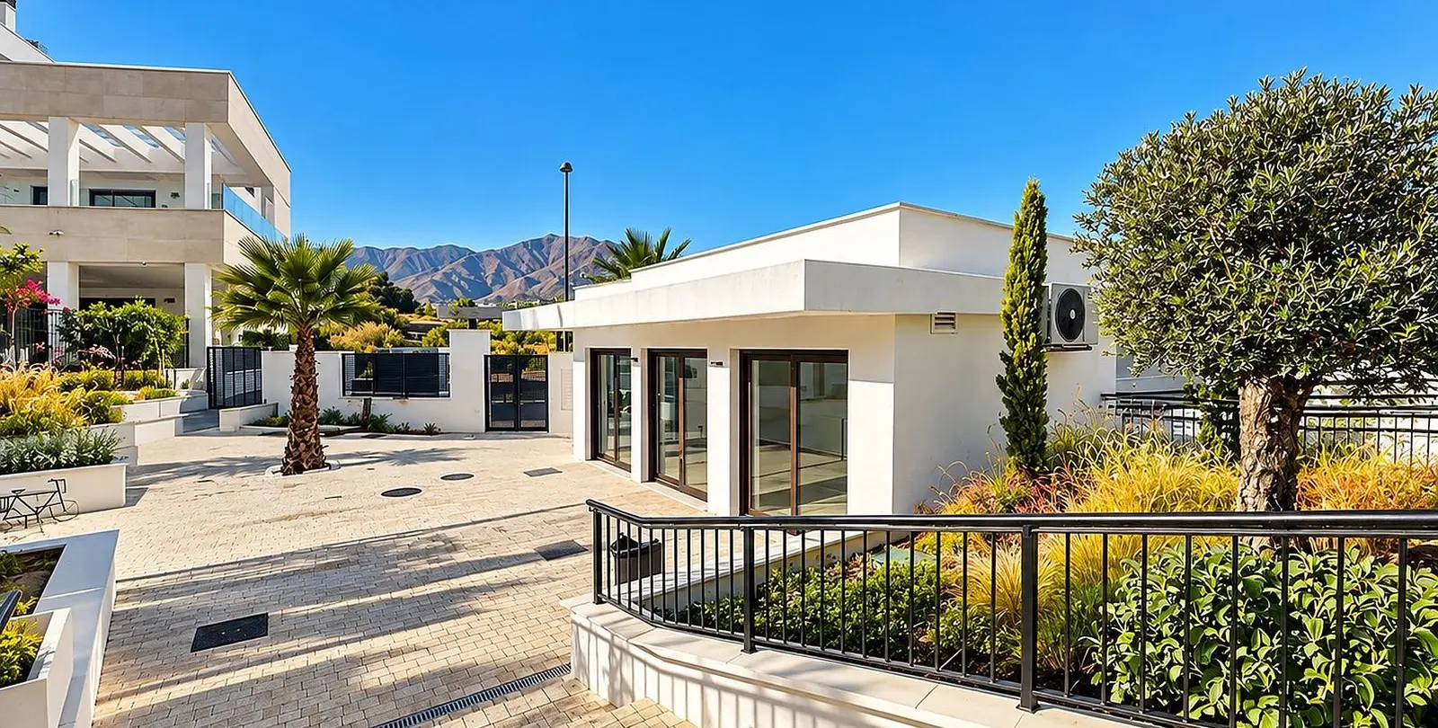 Venta de apartamento en planta media en Estepona 34