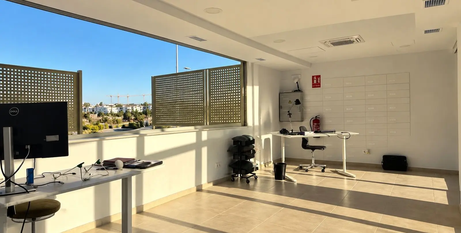 Venta de apartamento en planta media en Estepona 36