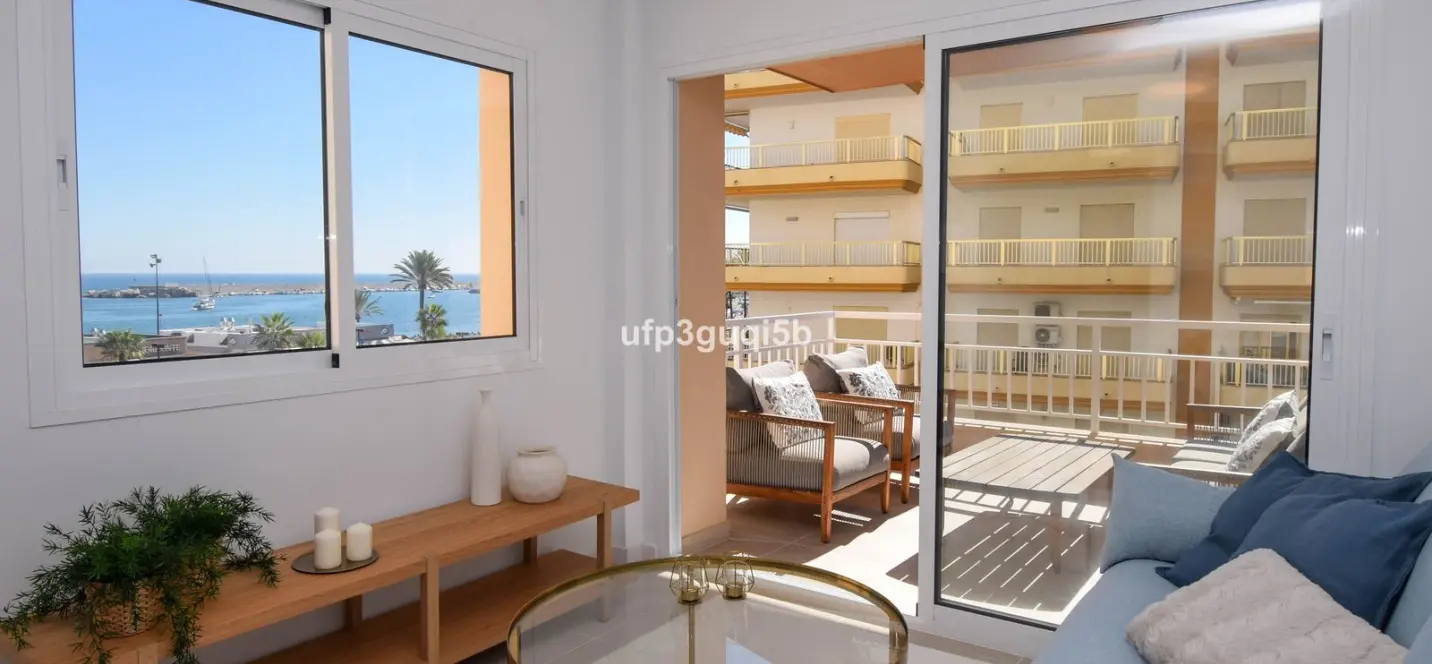 Venta de apartamento en planta media en Fuengirola 1