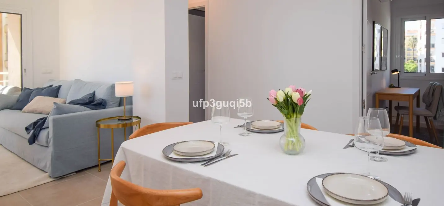 Venta de apartamento en planta media en Fuengirola 3