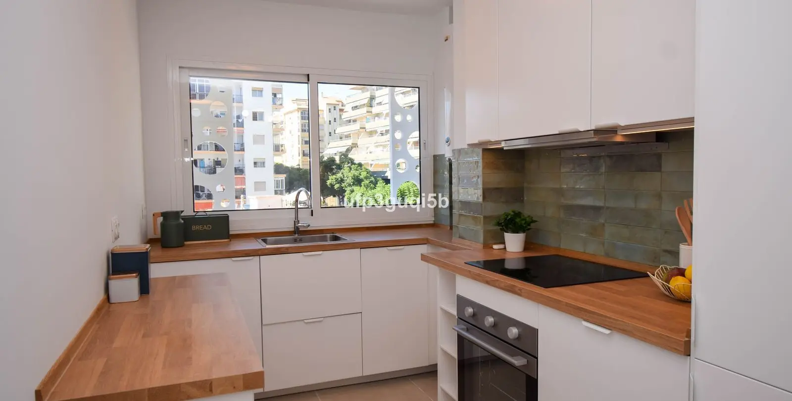 Venta de apartamento en planta media en Fuengirola 5