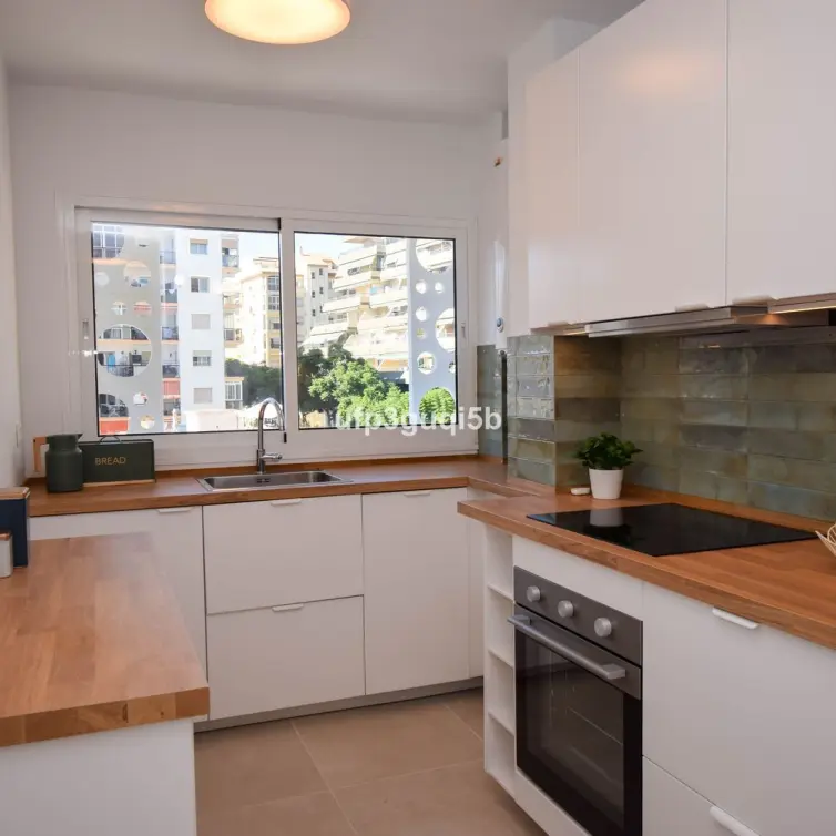 Venta de apartamento en planta media en Fuengirola