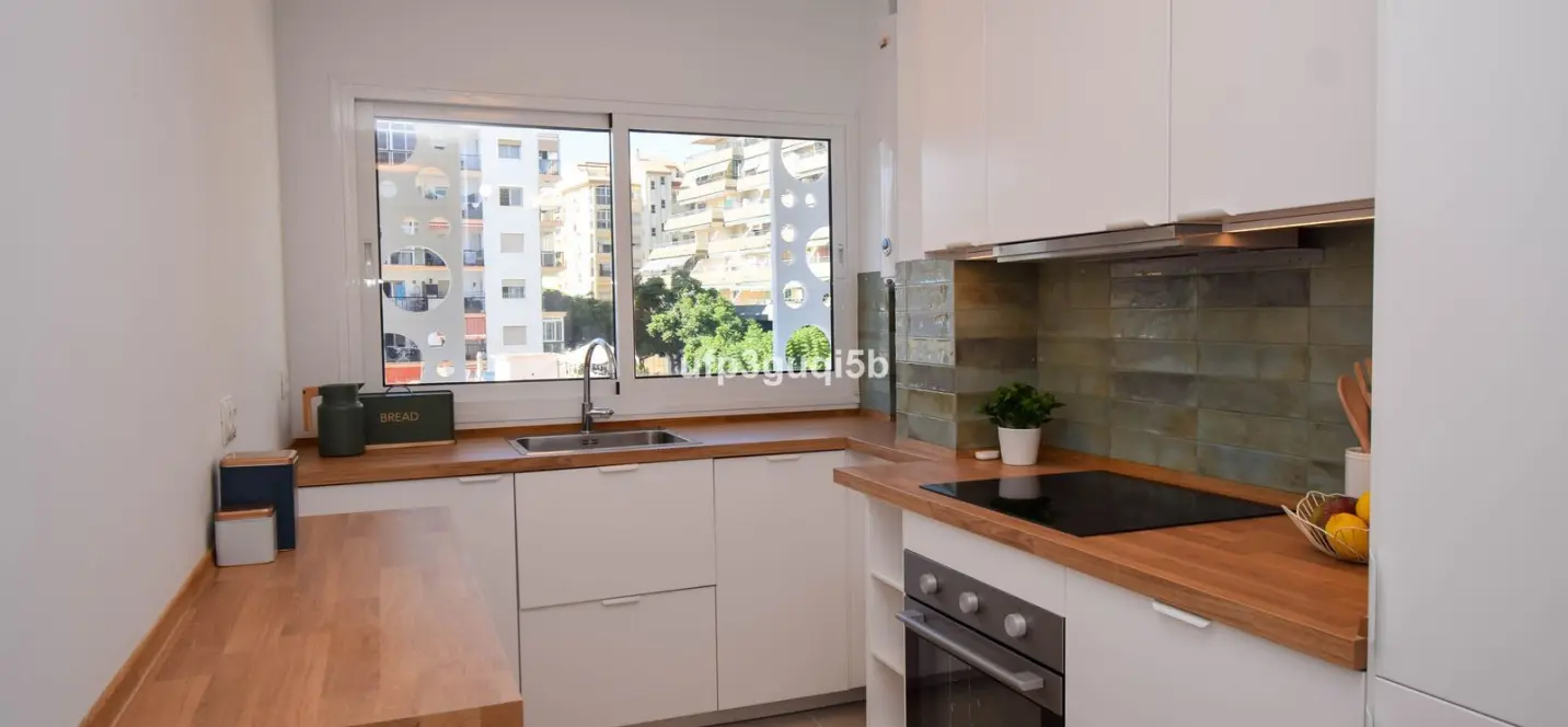 Venta de apartamento en planta media en Fuengirola 4