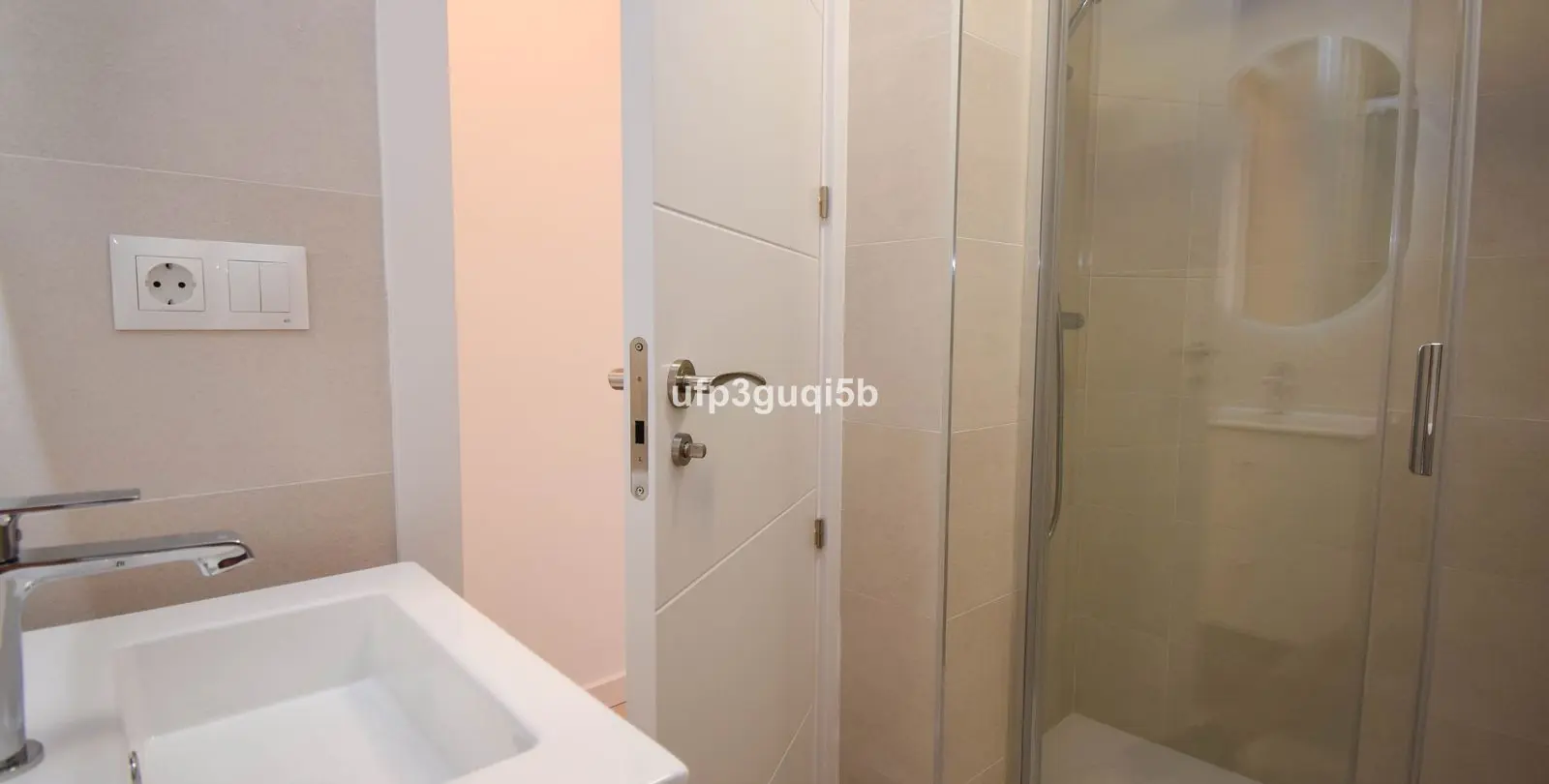 Venta de apartamento en planta media en Fuengirola 24