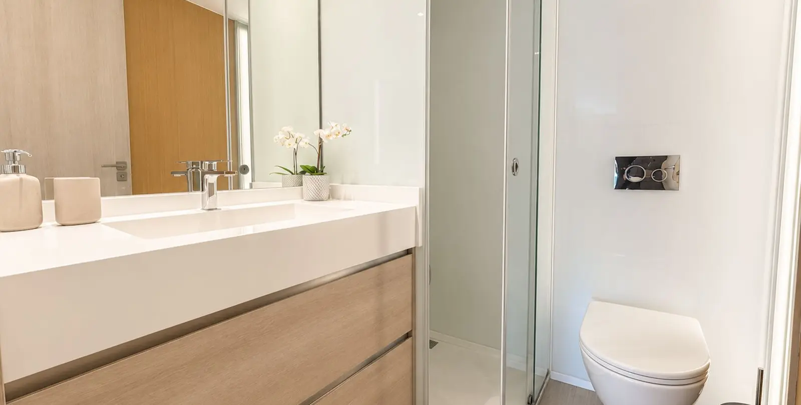 Venta de apartamento en planta media en Carib Playa 15