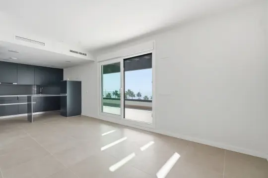 Image 4 thumb