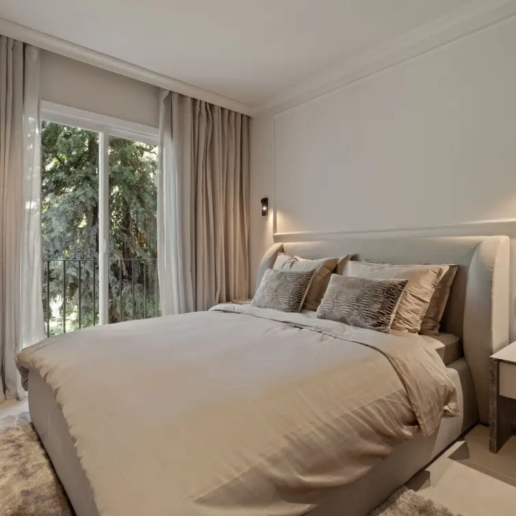 Venta de apartamento en planta media en Benahavís