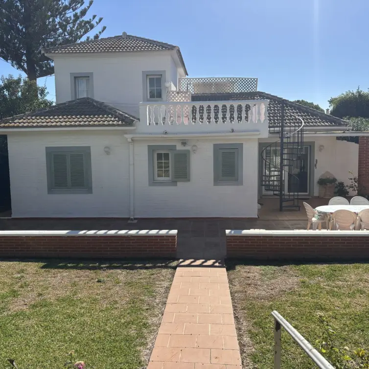 Venta de villa independiente en Calahonda