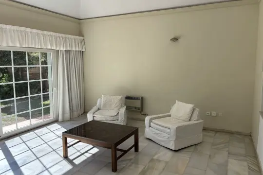 Image 6 thumb
