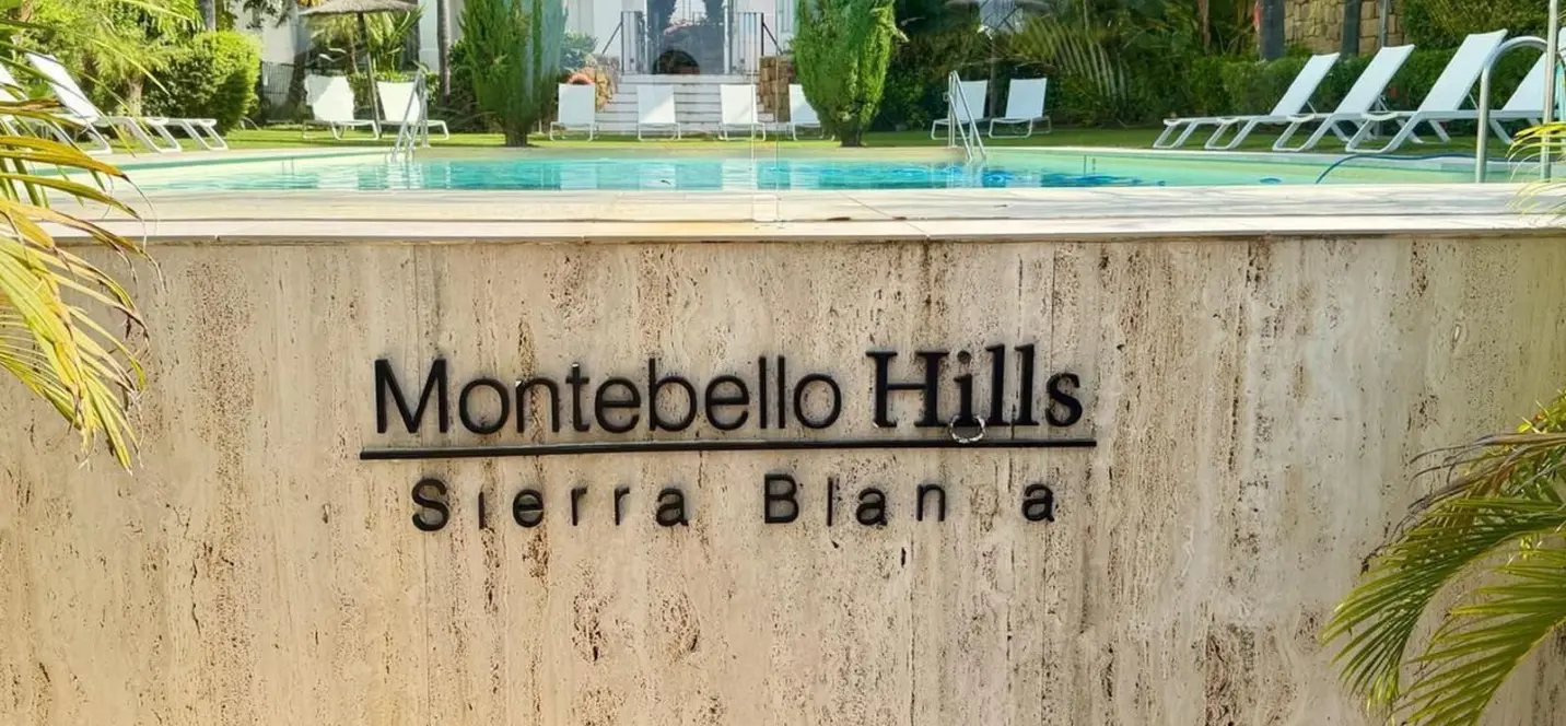 Venta de apartamento en planta media en Marbella 0