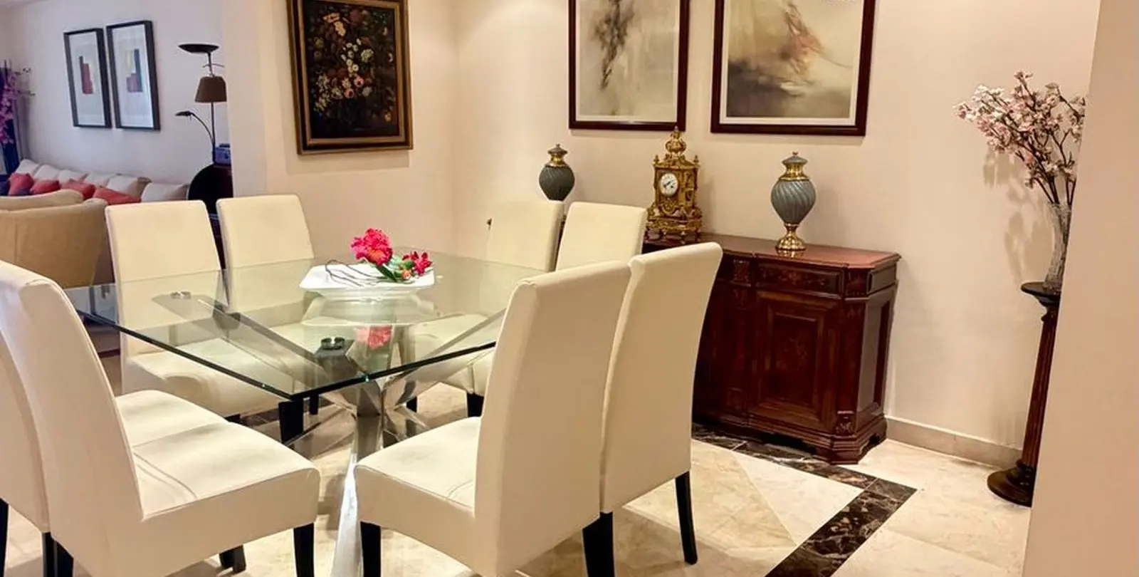 Venta de apartamento en planta media en Marbella 13