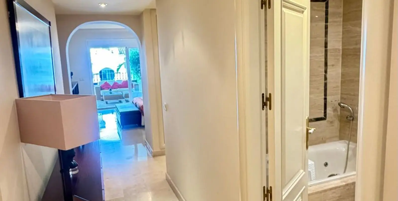 Venta de apartamento en planta media en Marbella 21