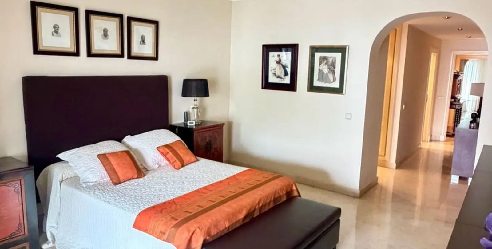 Venta de apartamento en planta media en Marbella 29