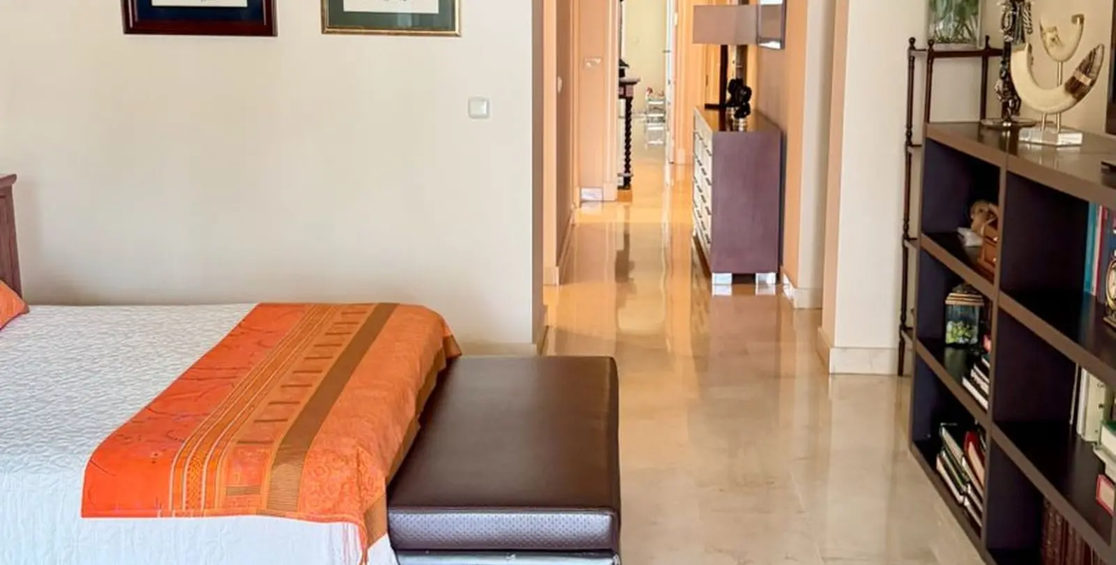 Venta de apartamento en planta media en Marbella 30