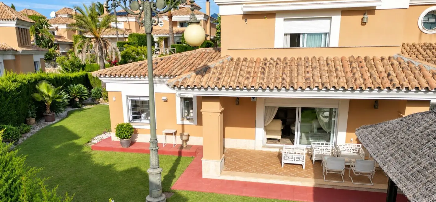 Venta de casa pareada en Marbella 0
