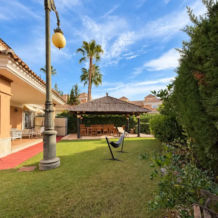 Venta de casa pareada en Marbella