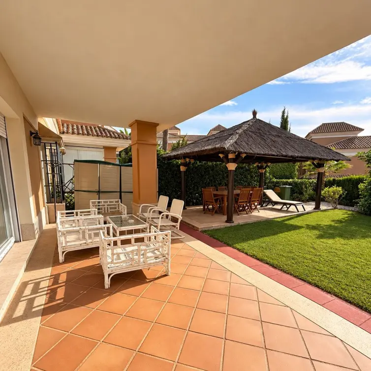 Venta de casa pareada en Marbella
