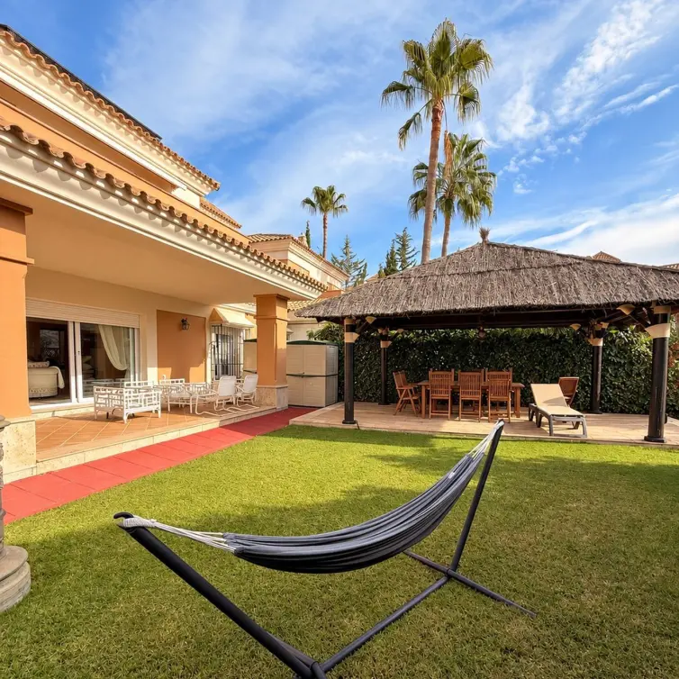 Venta de casa pareada en Marbella