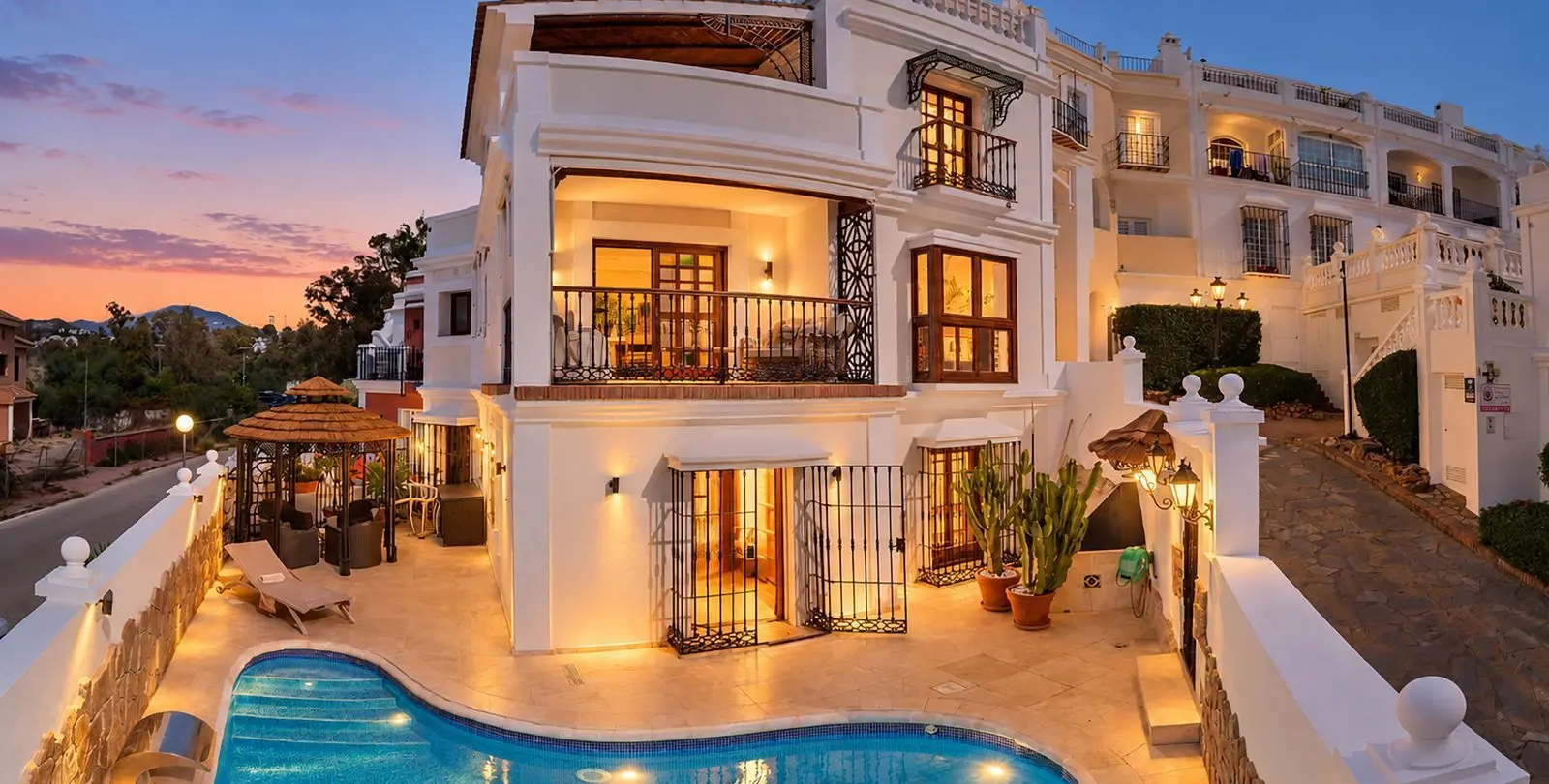 Venta de casa pareada en Nueva Andalucía 1